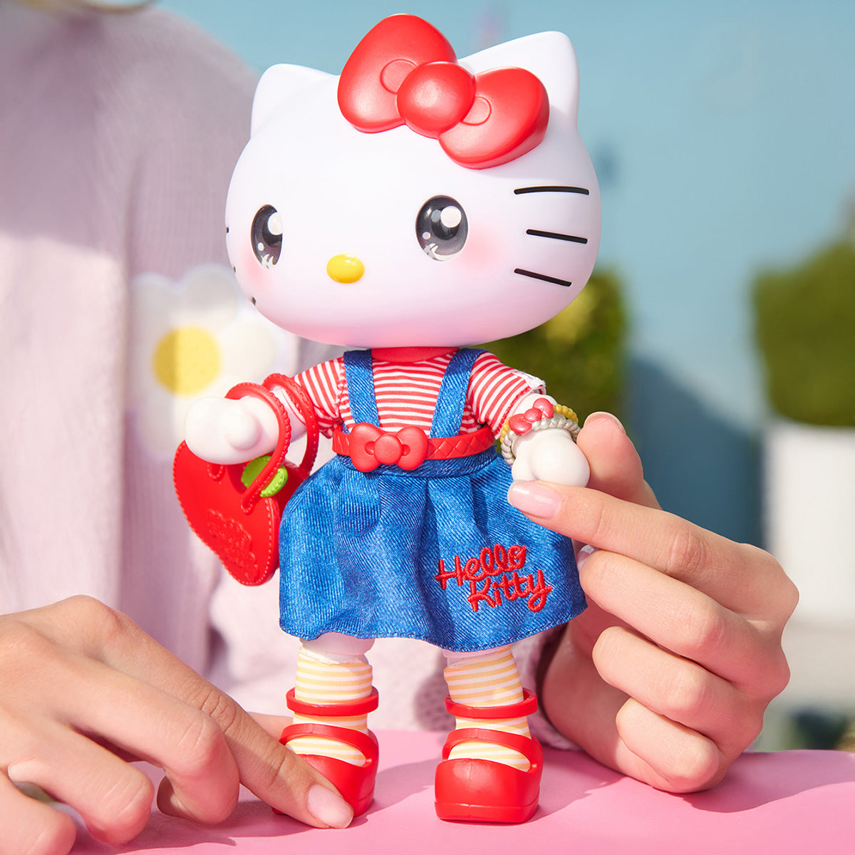 HKT0702_8_PremierArticulatedFiguresHelloKitty_W1__LIFESTYLE1.jpg