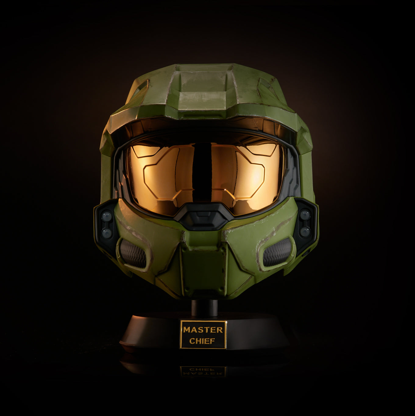 HLW0032-halo-master-chief-helmet-dark-front-op.jpg