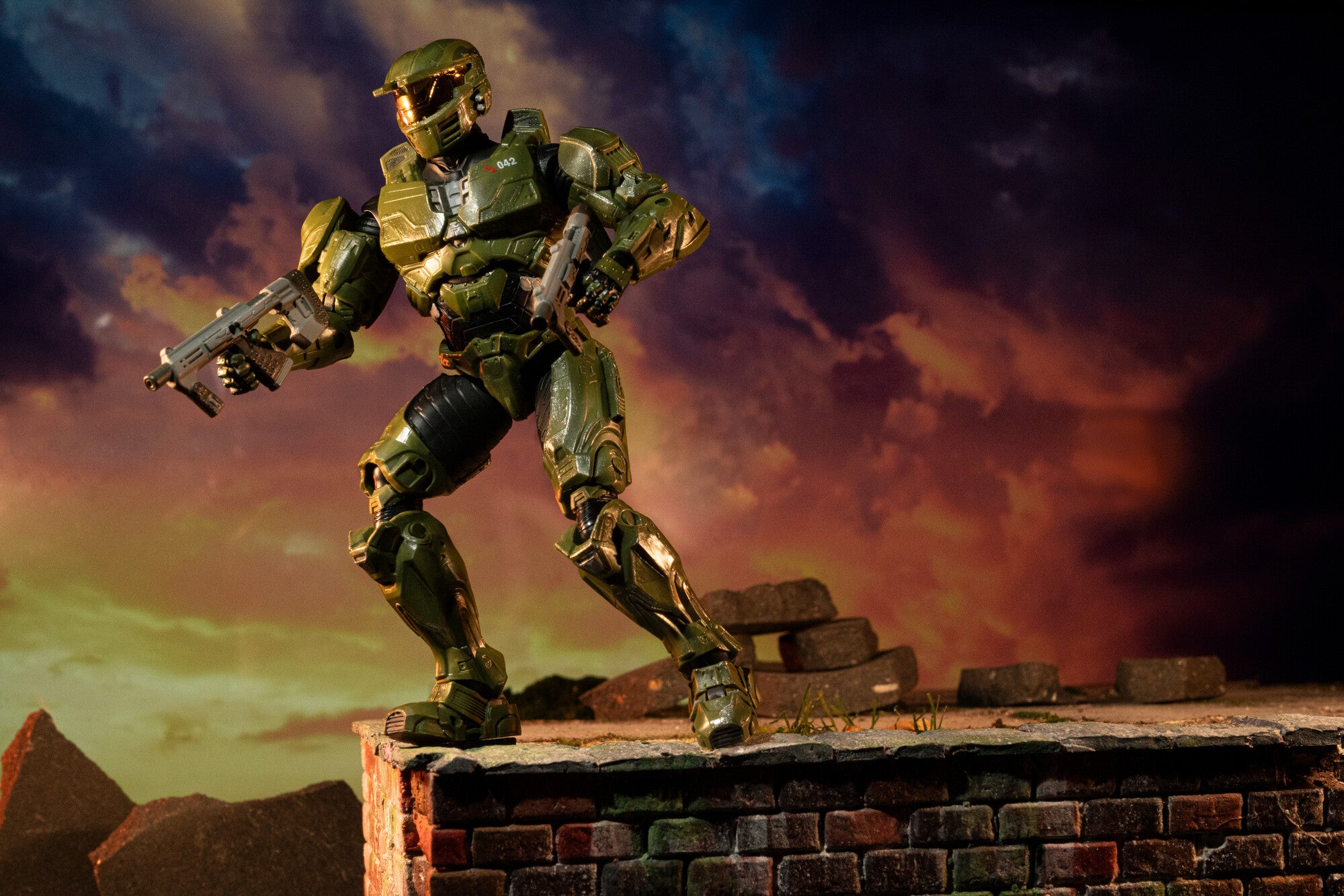 HLW0409_HALO_DOUGLAS042_ART6_lpr.jpg