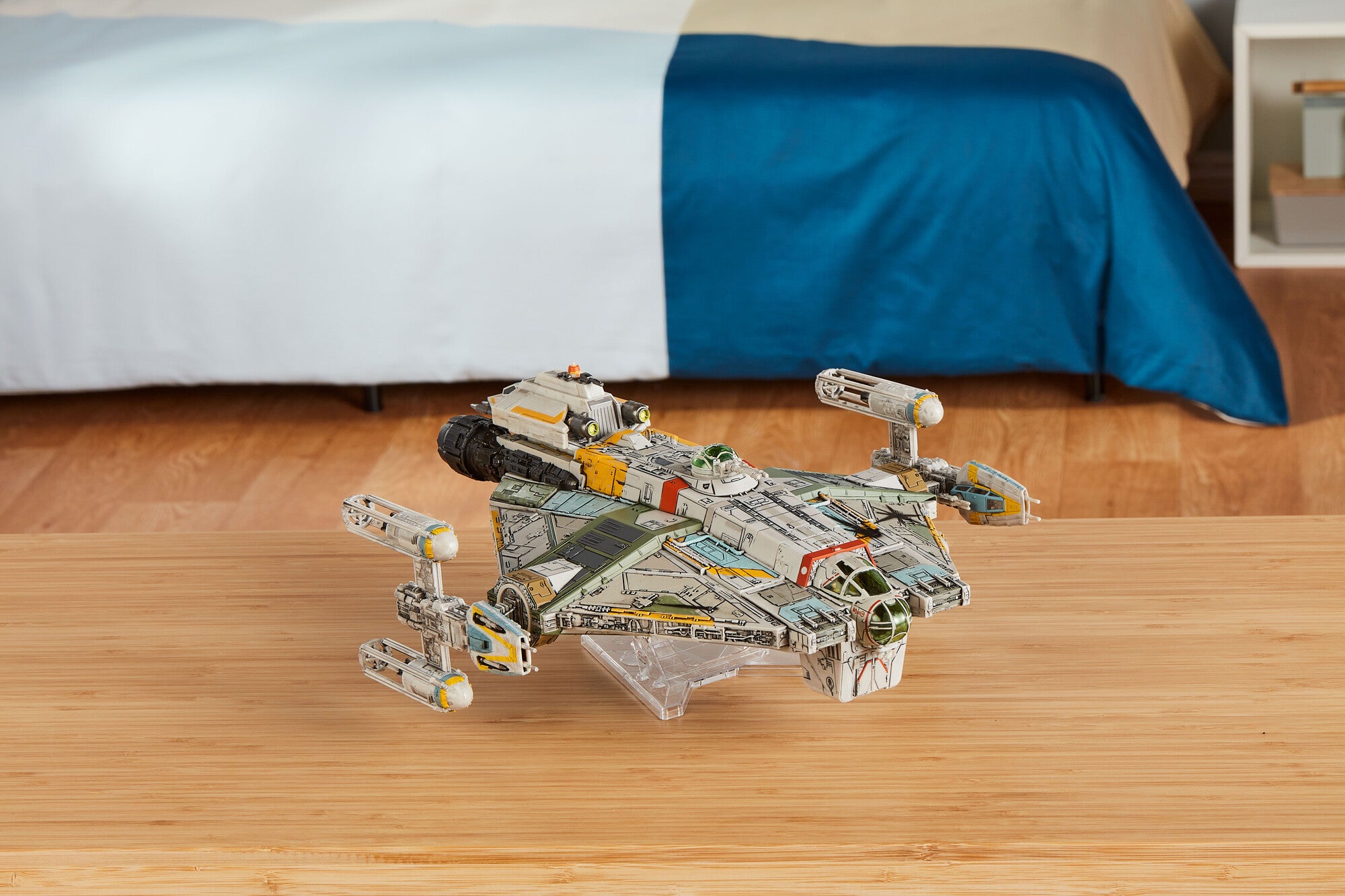 SWJ0357-Star-Wars-The-Amazon-Ghost-10_lpr.jpg
