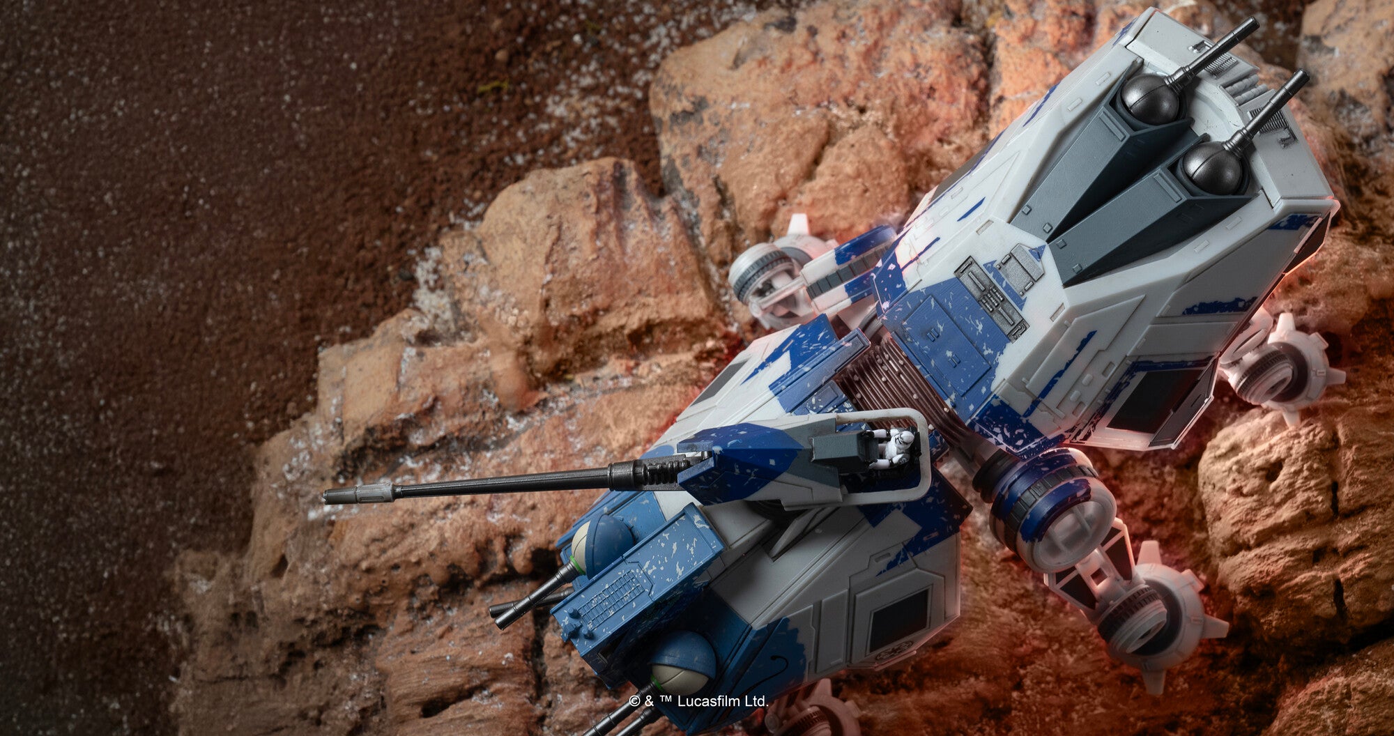 SWJ0474_AT-TE_Vault_Art11_lpr.jpg