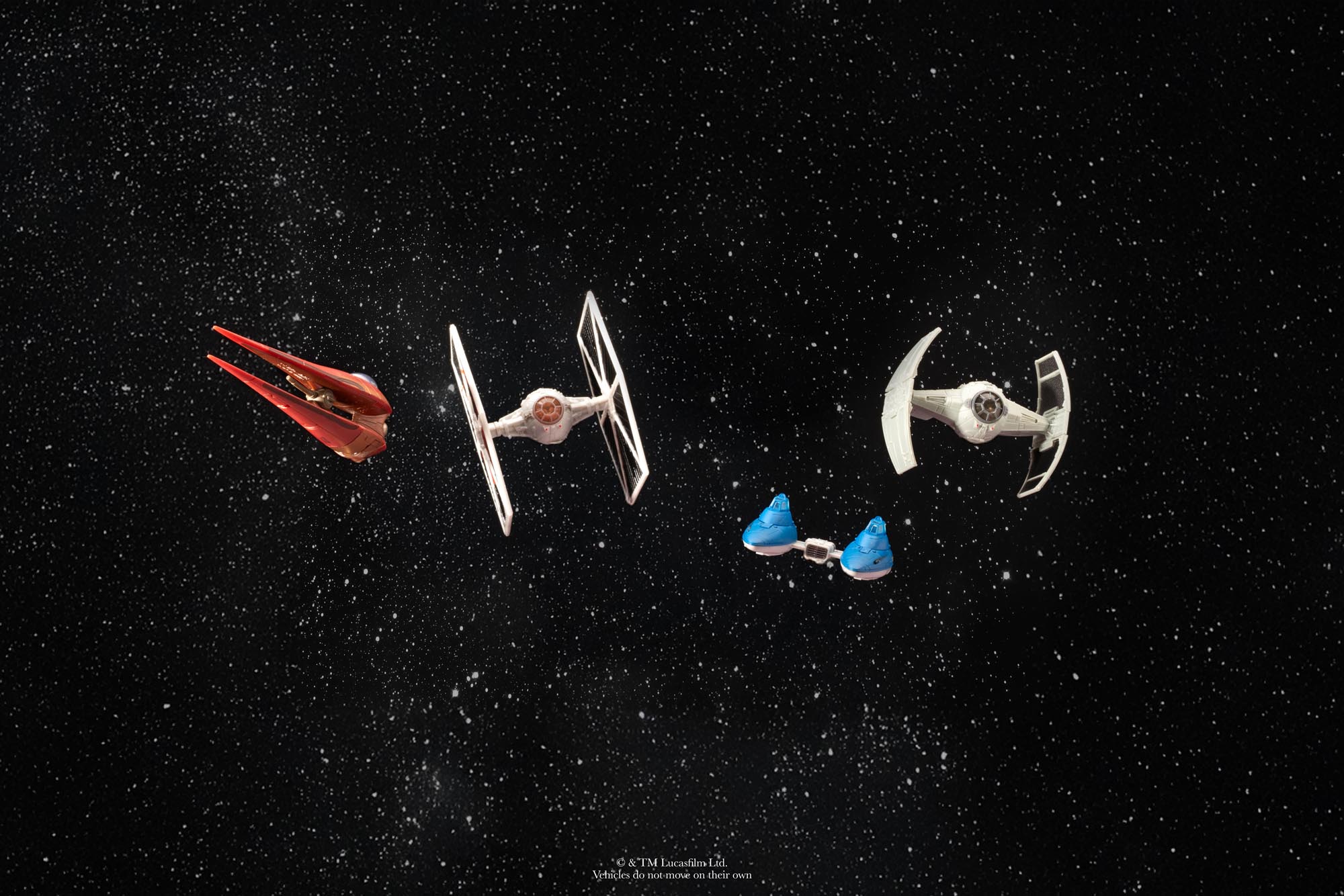 SWJ0485_StarWarsVaultLightAmorBoxSet_Artistic_Fig04.jpg