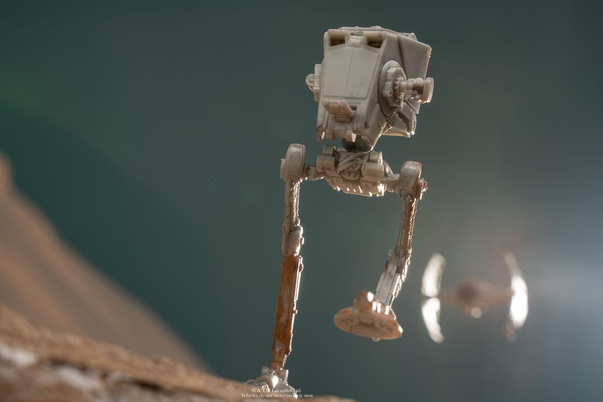 SWJ0485_StarWarsVaultLightAmorBoxSet_Artistic_Fig12.jpg